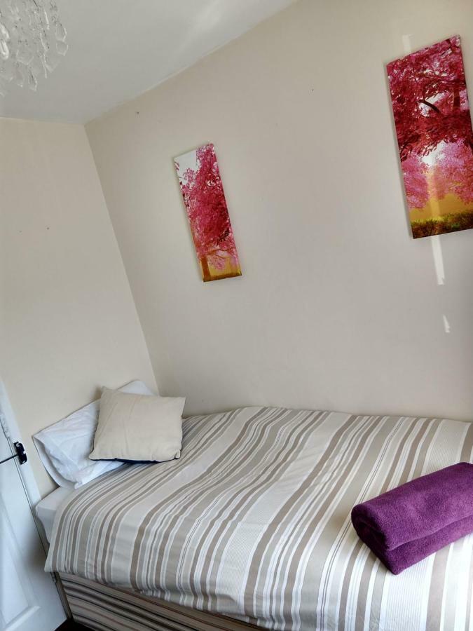 Rowe Gardens - Self Catering - Guesthouse Style - Comfortable Twin Or Double Rooms - Quiet Residential Area Workington Εξωτερικό φωτογραφία